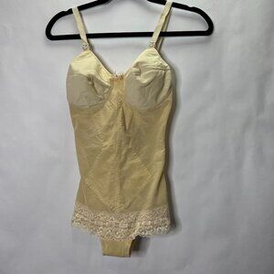 Vintage Mini-Doll Lady Marlene 34C 50's Girdle Shapewear lace detail